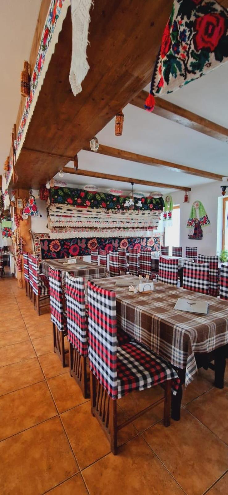 Pensiune Pastravarie La Pintea Haiducu Deseşti Buitenkant foto