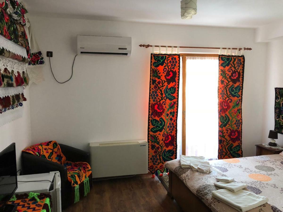 Pensiune Pastravarie La Pintea Haiducu Deseşti Buitenkant foto