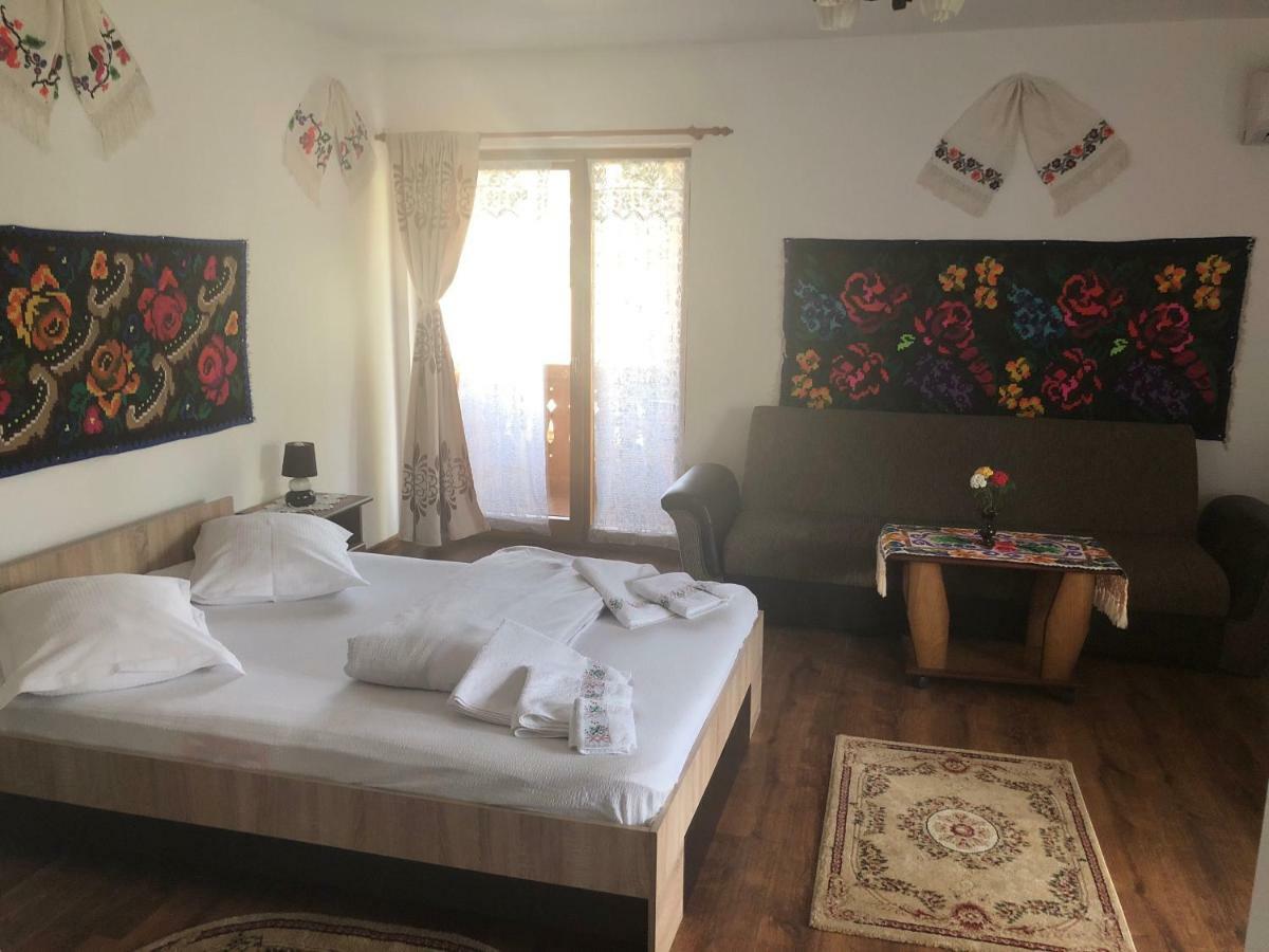 Pensiune Pastravarie La Pintea Haiducu Deseşti Buitenkant foto